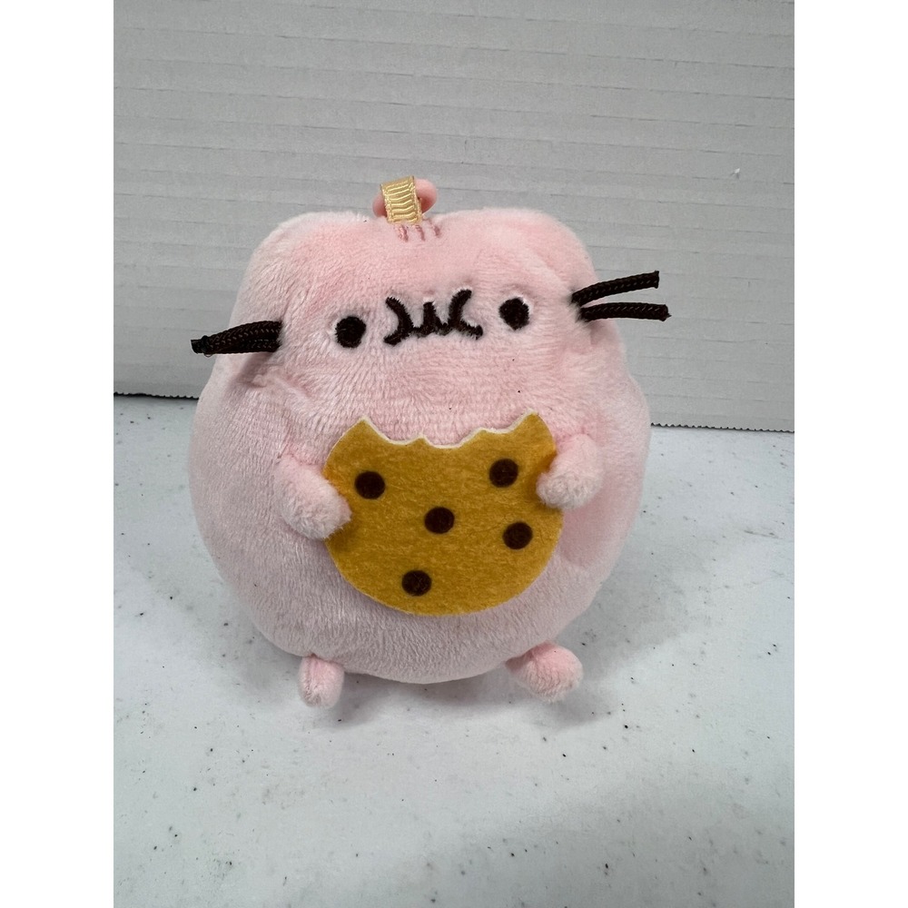 Pusheen Mystery Plush Clip Pink Cookie Cat Keychain Charm 2024 Spin Master